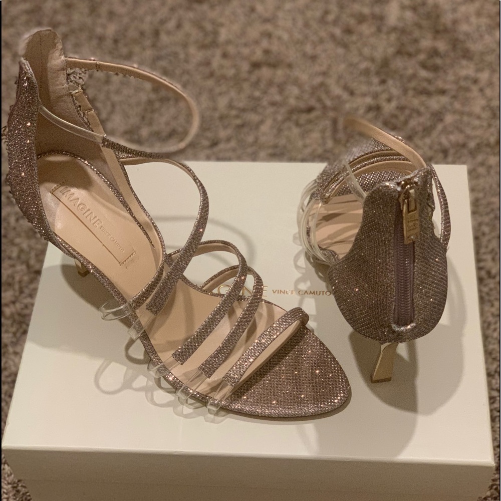 Brand : Imagine by Vince Camuto         Size 10/M